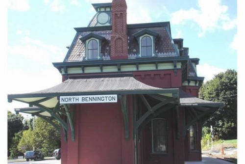 norther-teir-rail-project_640px-North_Bennington_Depot_Vermont_2022-07-28_115327.jpeg - Thumb Gallery Image of Norther Tier Rail Project